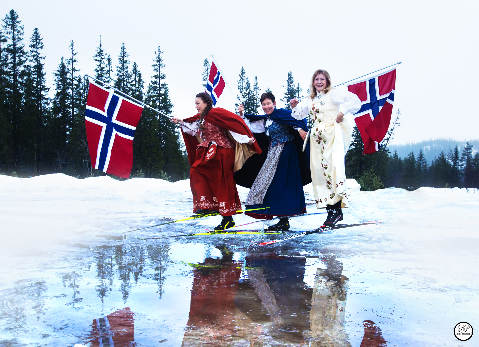 Ordfører Kari ANita Furunes, leder Unni Iversen i IL Varden Meråker ski og leder av hovedkomiteen Bjørg- Sissel Kvannli har bunaden klar til Kongen kommer. 